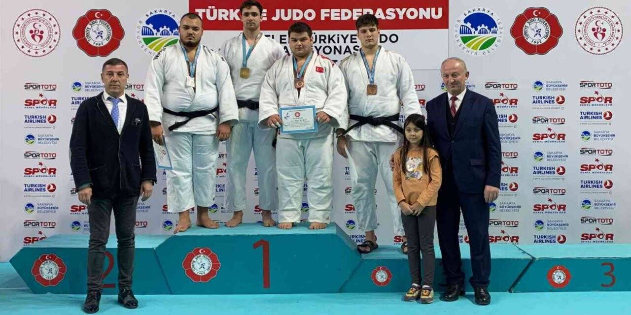 Judoda kazan Denizlili sporcular milli takıma seçildi