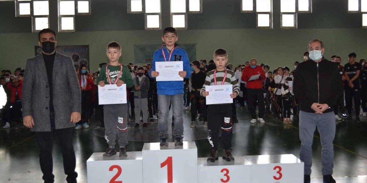 Tatilde spor yaparak kazandılar