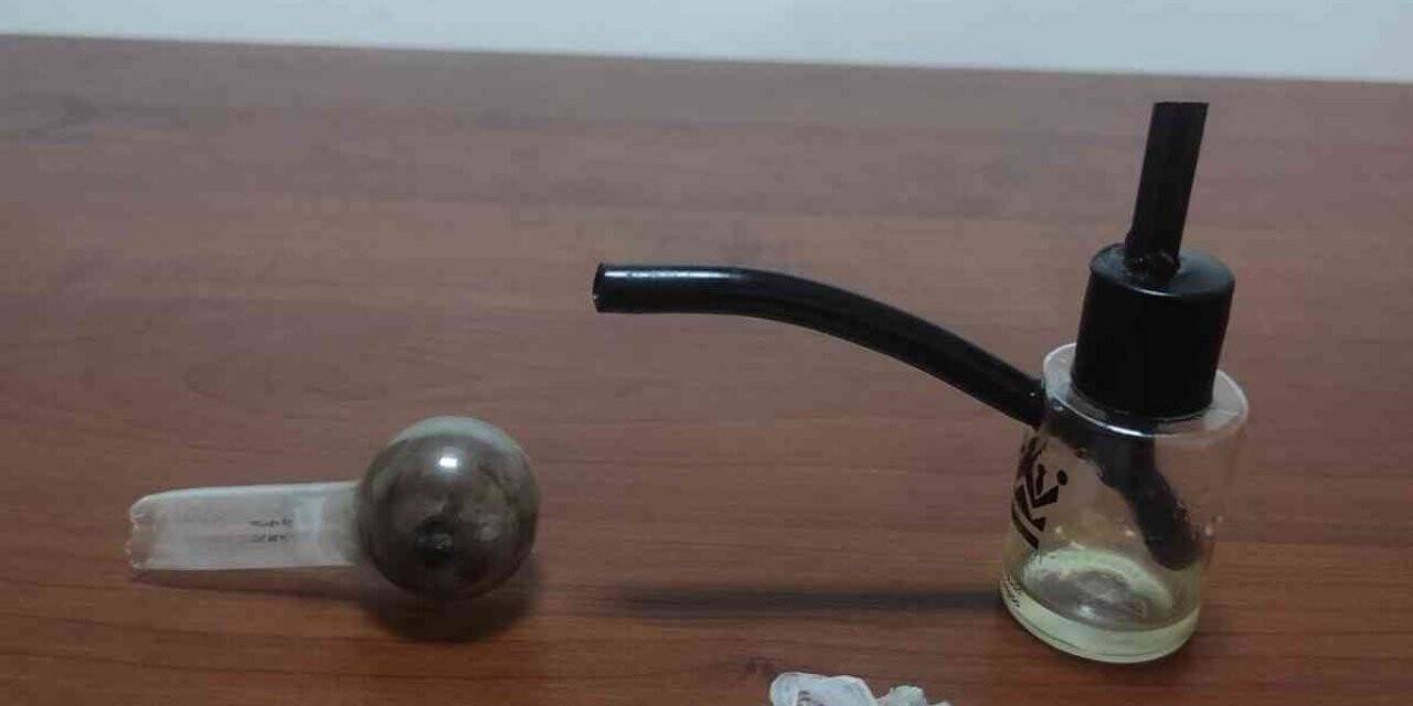 Yakalanan hırsızlık şüphelisinin üzerinden uyuşturucu maddeler çıktı