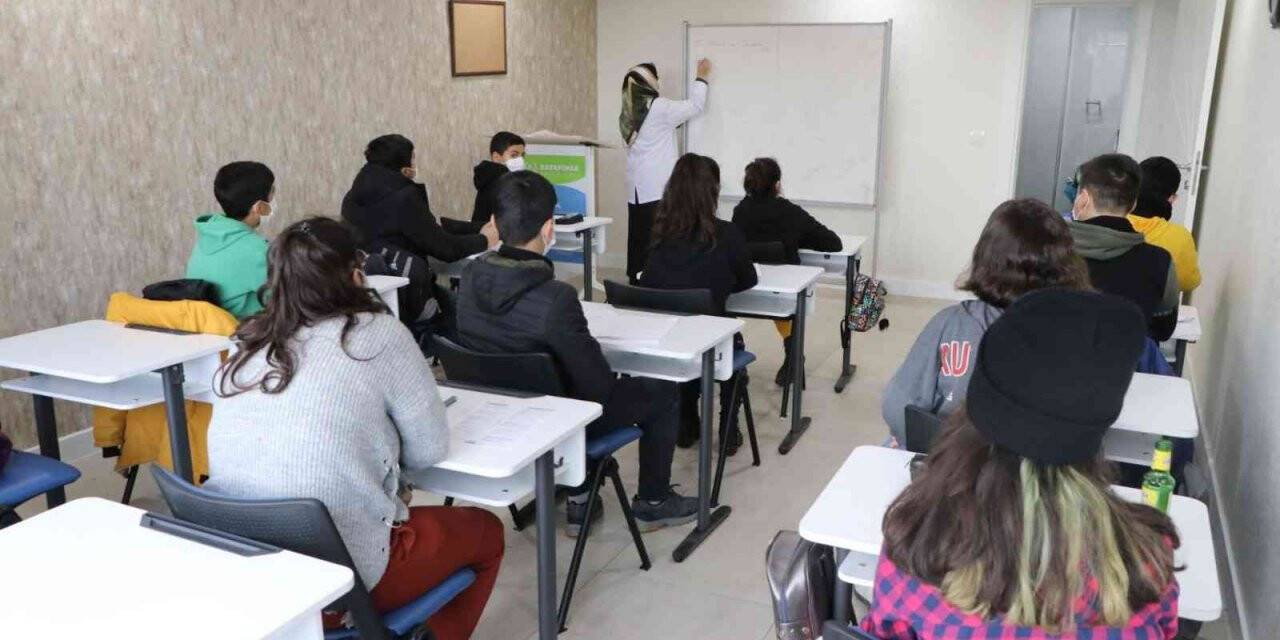 Kayapınar Eğitim Akademisinden 538 öğrenci ücretsiz yararlanıyor