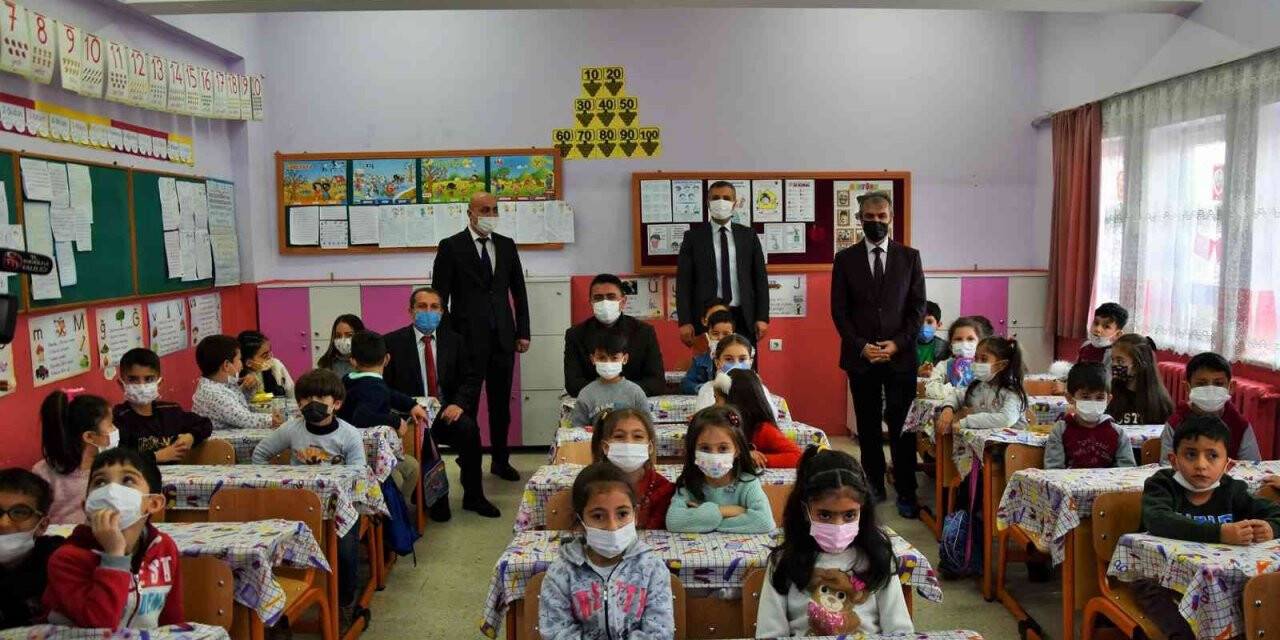 Yarıyıl tatili sona erdi: Kırıkkale’de binlerce öğrenci okula döndü