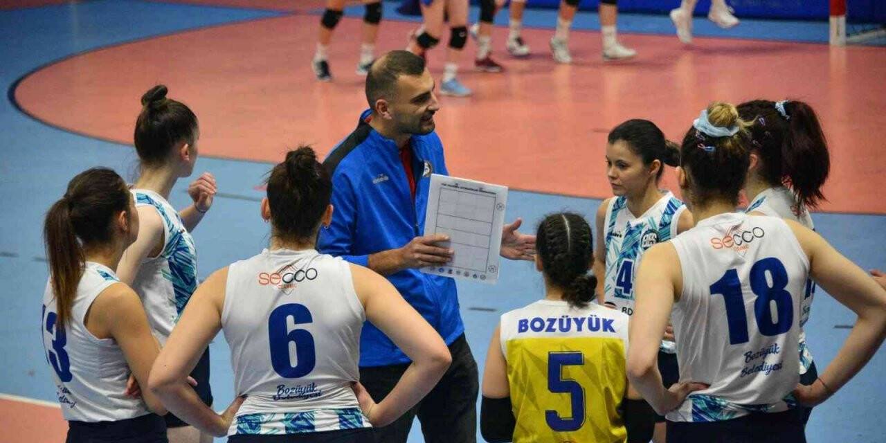 "Bizim Kızlar" İzmit Spor’u 3-2 yendi