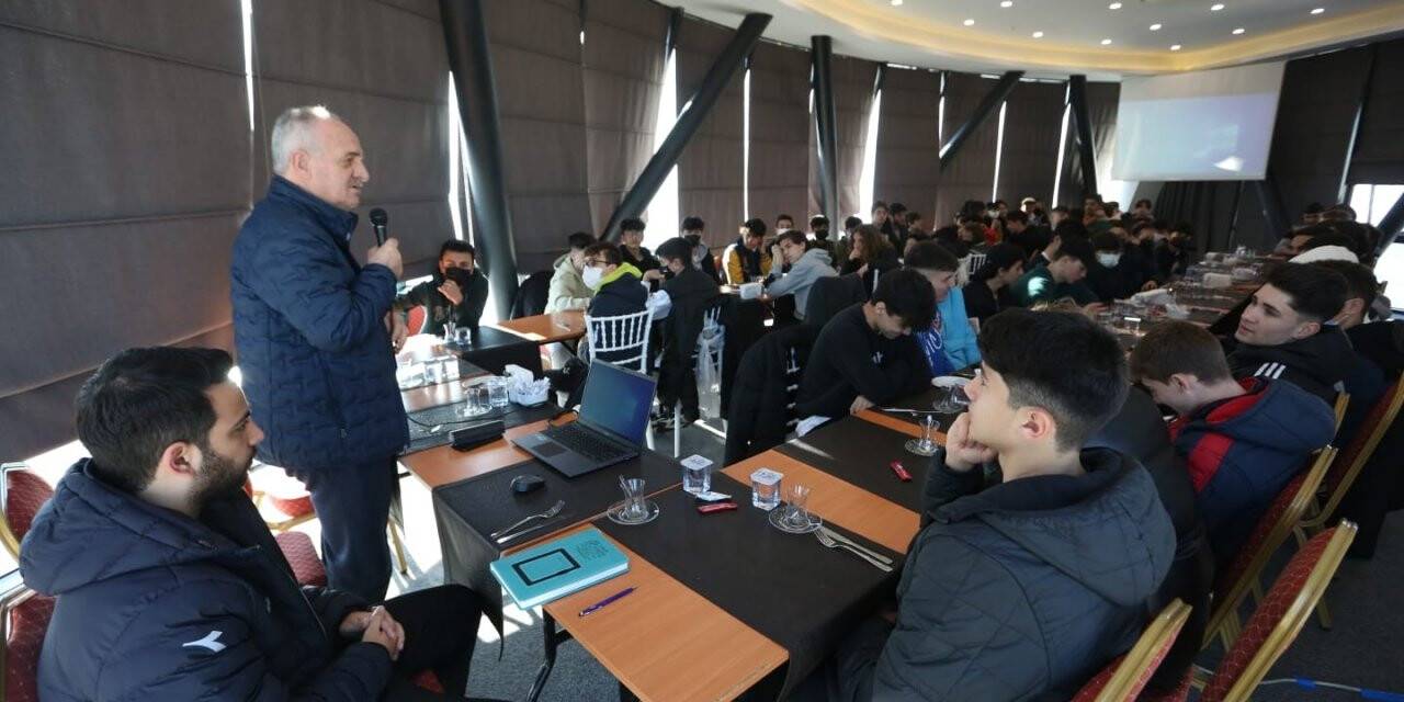 Başkan Aygün, gençlerle buluştu