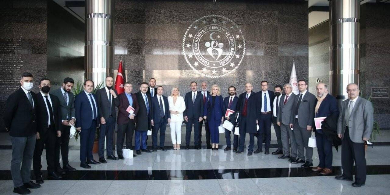 Gençlik ve Spor Bakanı Kasapoğlu medya temsilcileri ile bir araya geldi