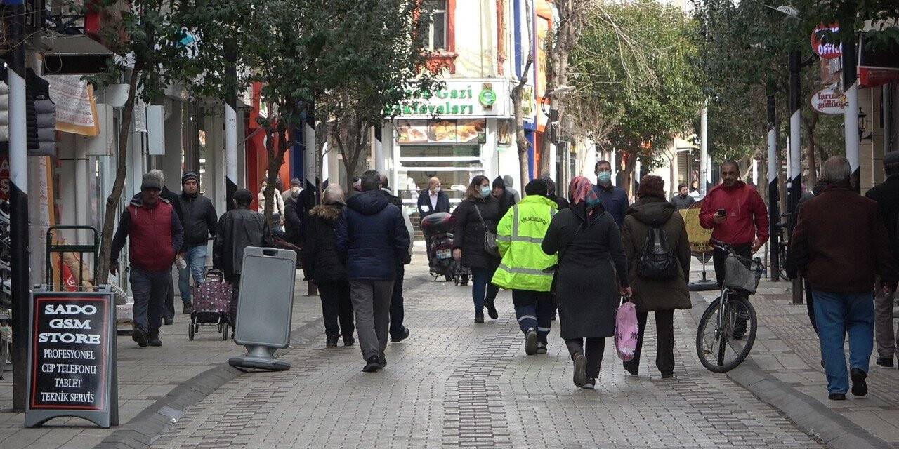 Vakaların en çok arttığı o ilde maskesiz gezen vatandaşlar ’pes’ dedirtti