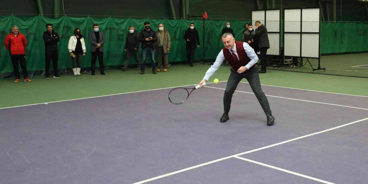 Başkan Büyükakın’dan tenis kortları müjdesi
