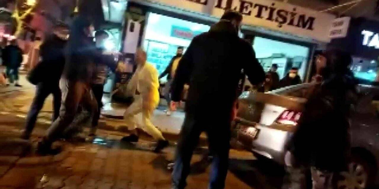 Maltepe’de yol verme kavgası: İETT otobüsünü yumruklayarak tehditler savurdu