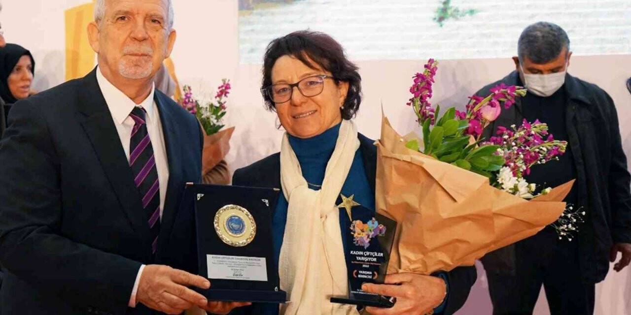 Muğlalı kadın çiftçi bilgi yarışmasında birinci oldu