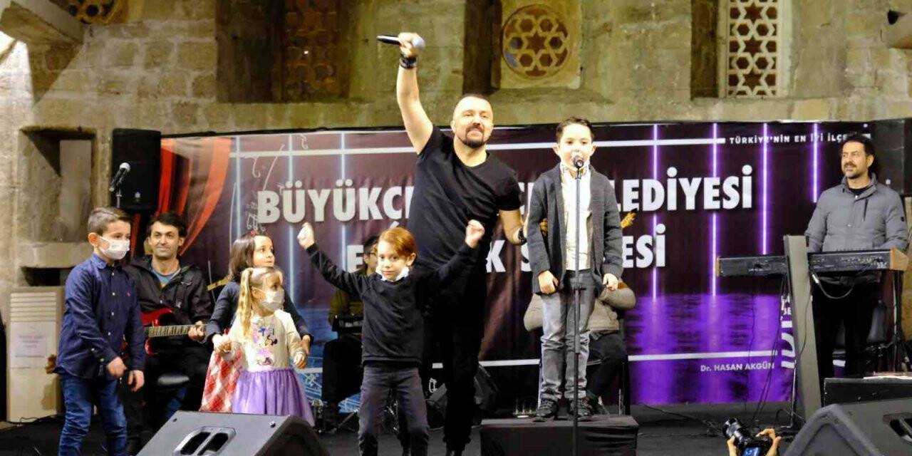 Barış Manço “Adam Olacak Çocuk” ile anıldı