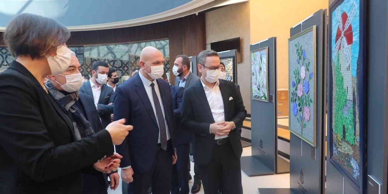 Başakşehir’de küçük cam parçaları sanata dönüştü