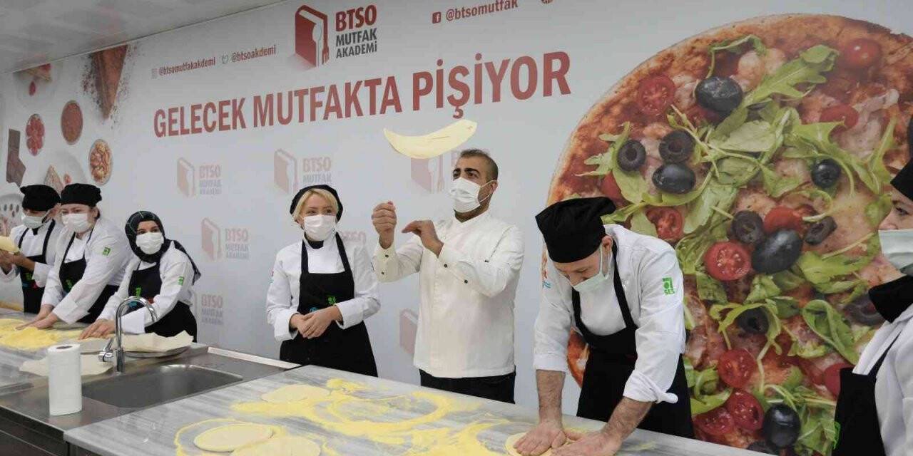 BTSO Mutfak Akademi ile hayâllerinin peşinde koşuyorlar