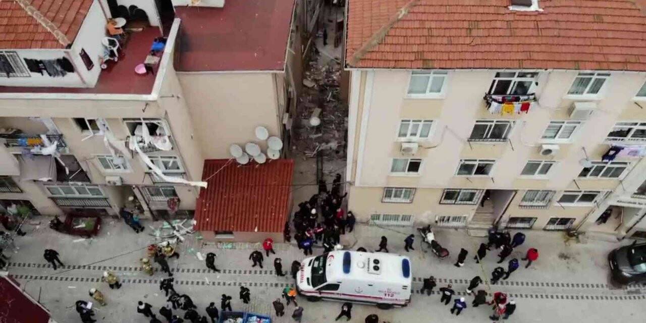 Üsküdar’da doğal gaz patlamasının meydana geldiği bina havadan görüntülendi