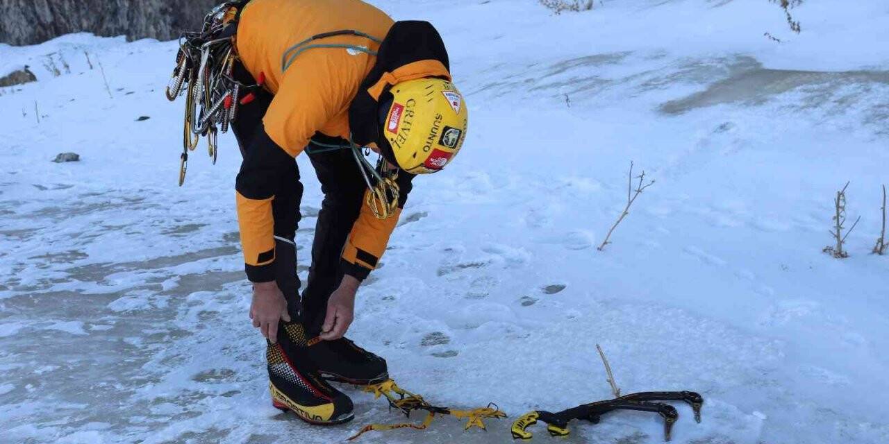 Milli Dağcı Tunç Fındık, Diyadin Murat Kanyonu’nda buz sarkıtlarına tırmandı