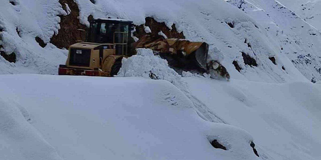 Batman’da kar nedeniyle kapalı 14 köy yolu ulaşıma açıldı