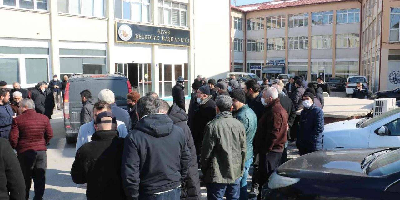 Halk otobüsü esnafı ücretsiz yolculardan rahatsız