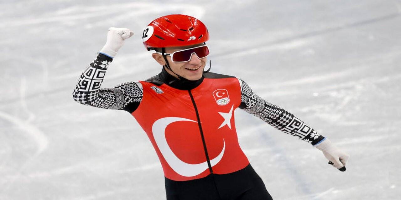 2022 Pekin Kış Olimpiyatları’nda milli sporcu Furkan Akar, Türkiye’nin tarihinde ilk defa temsil edildiği kısa mesafe sürat pateni 1000 metrede yarı finalde aldığı 1:27.102’lik derecesiyle finale kalamayarak adını B finaline