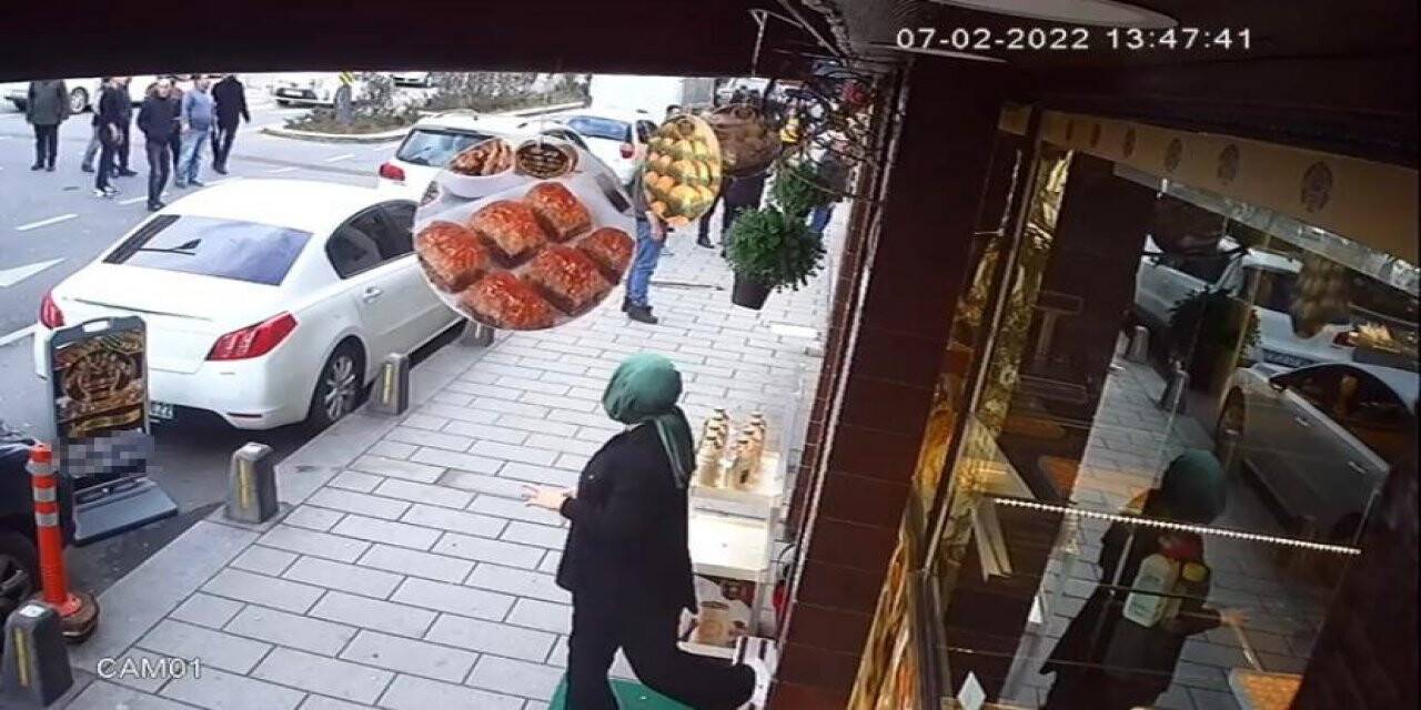 Üsküdar’da doğalgaz patlaması sonrası vatandaşların panik anı kamerada
