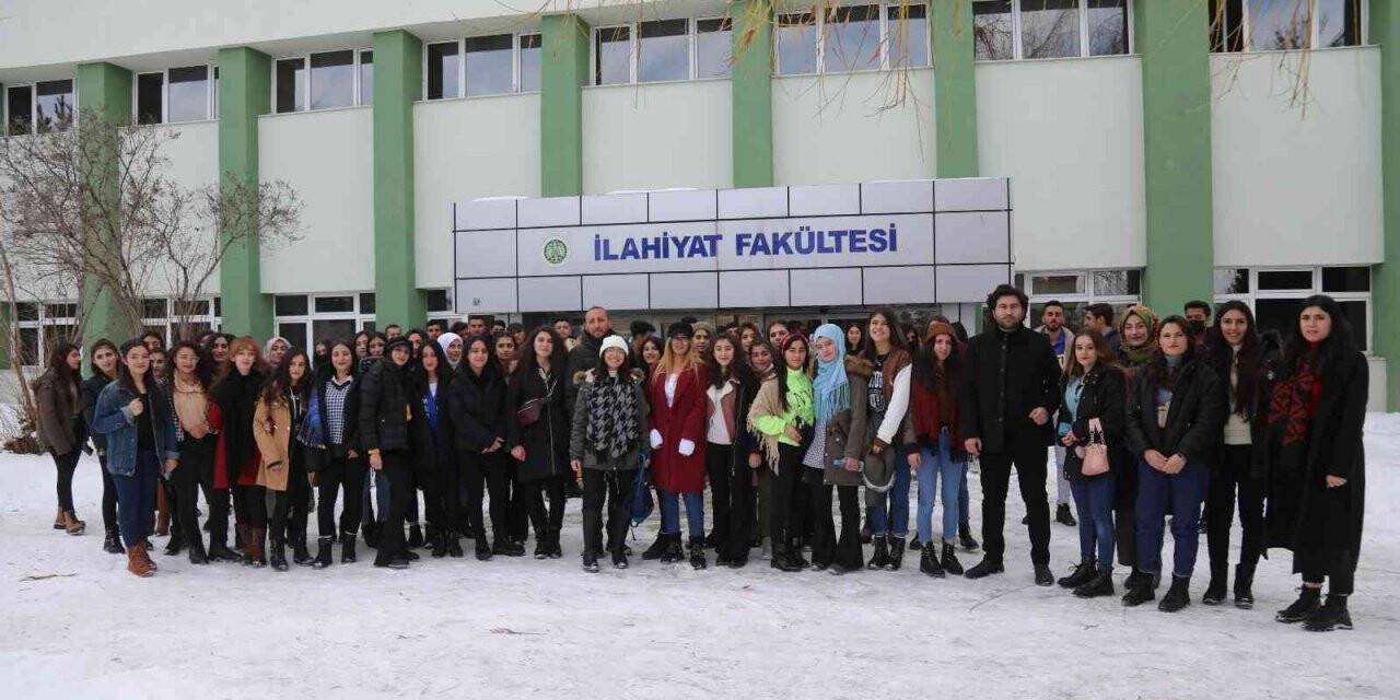 Başkaleli öğrencilere Erzurum gezisi