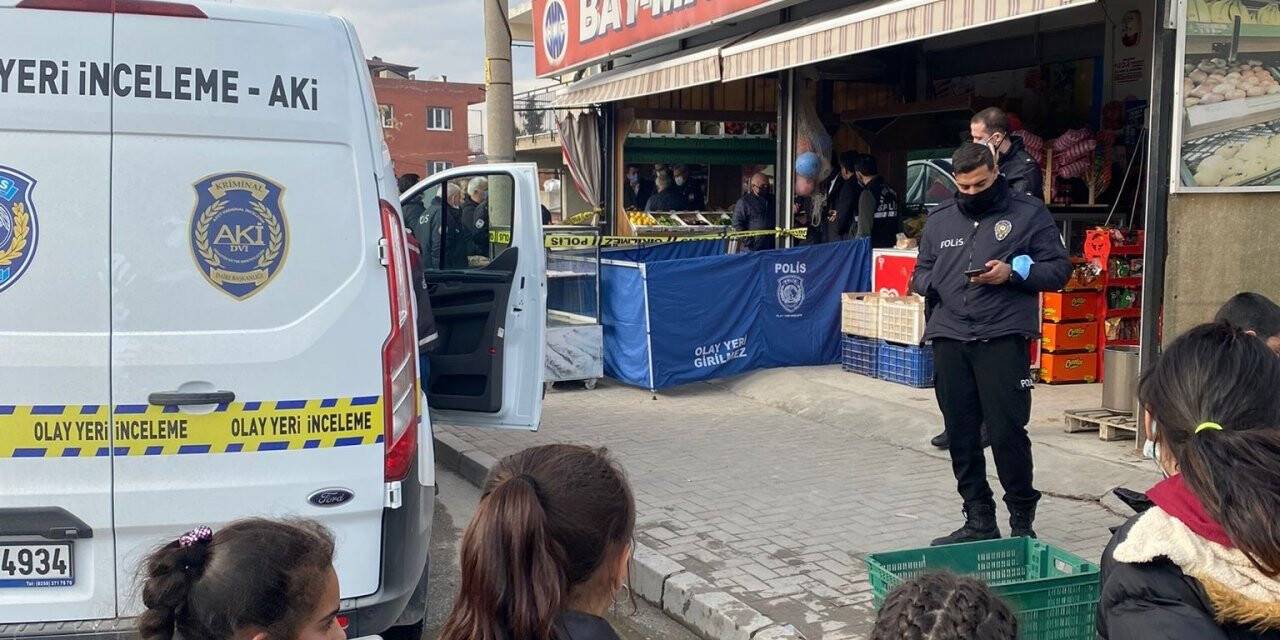 Marketten çıkarken düşen yaşlı adam hayatını kaybetti