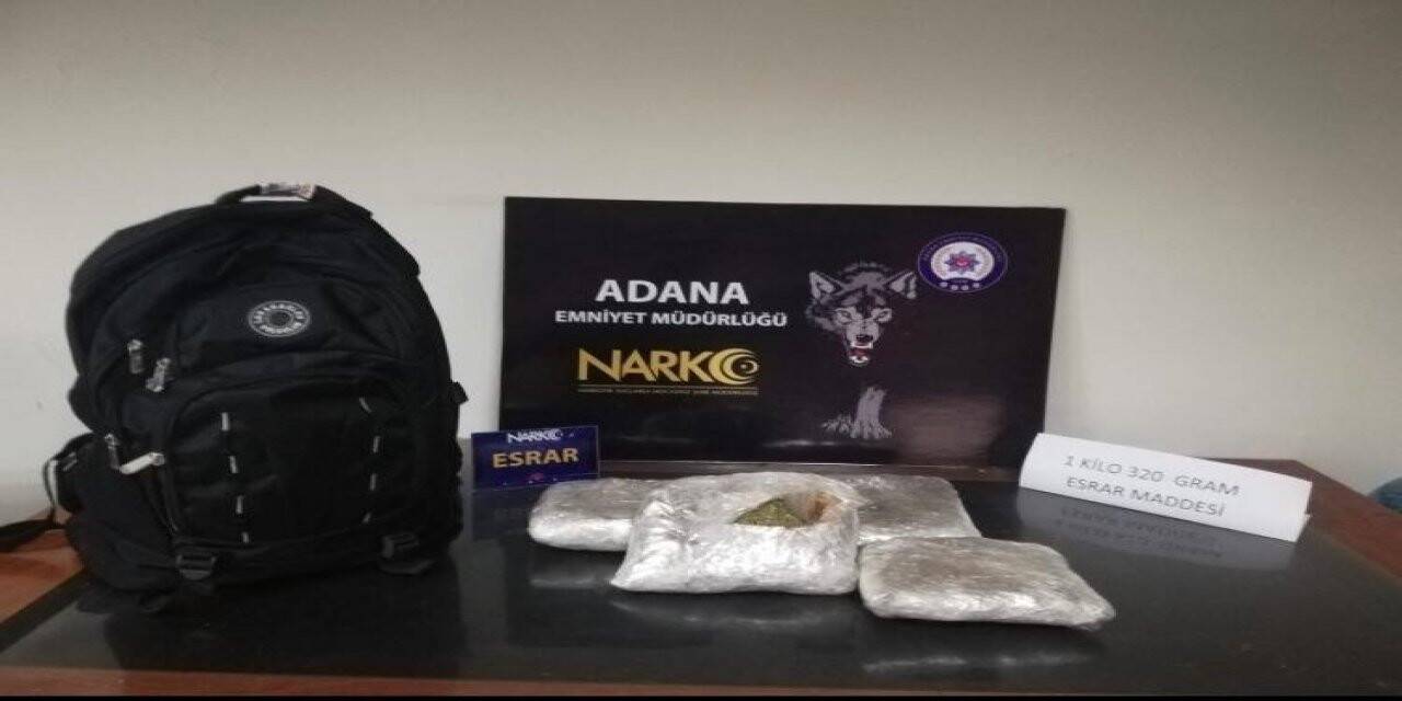 Sırt çantasından 1 kilo 320 gram esrar ele geçirildi