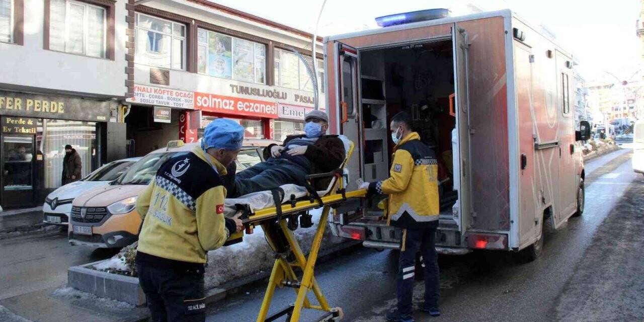 Üzerine düşen buz sarkıtı yaraladı, o belediyeyi suçladı