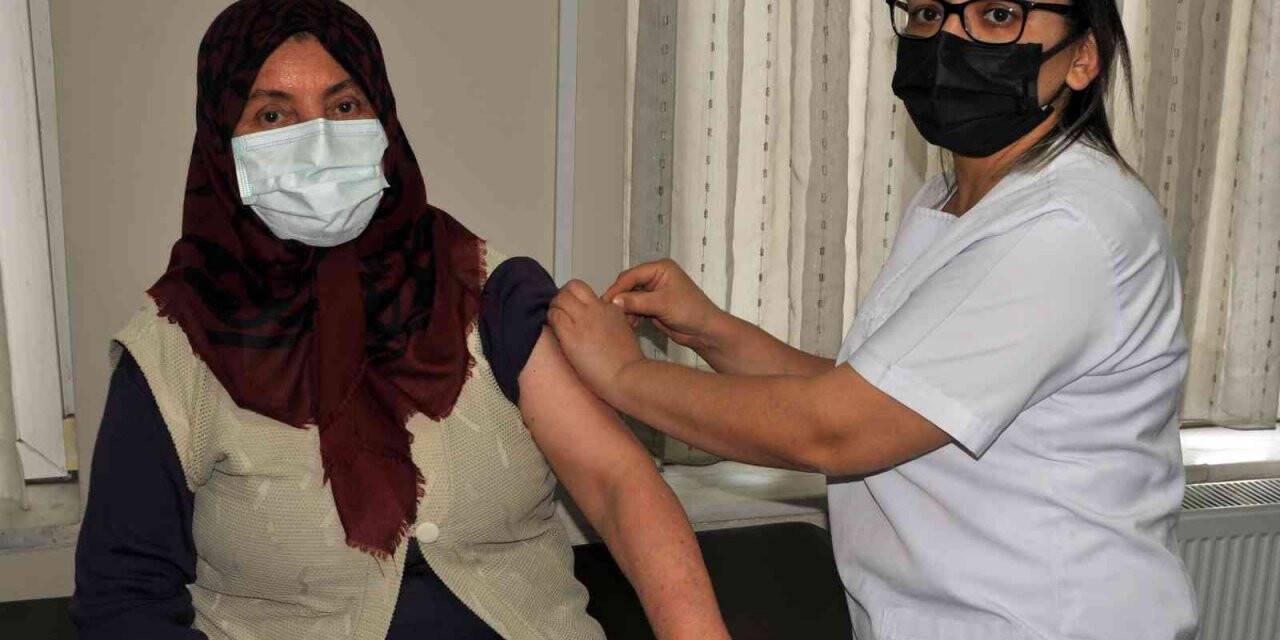 Yerli aşı TURKOVAC, Denizli’de  uygulanmaya başlandı