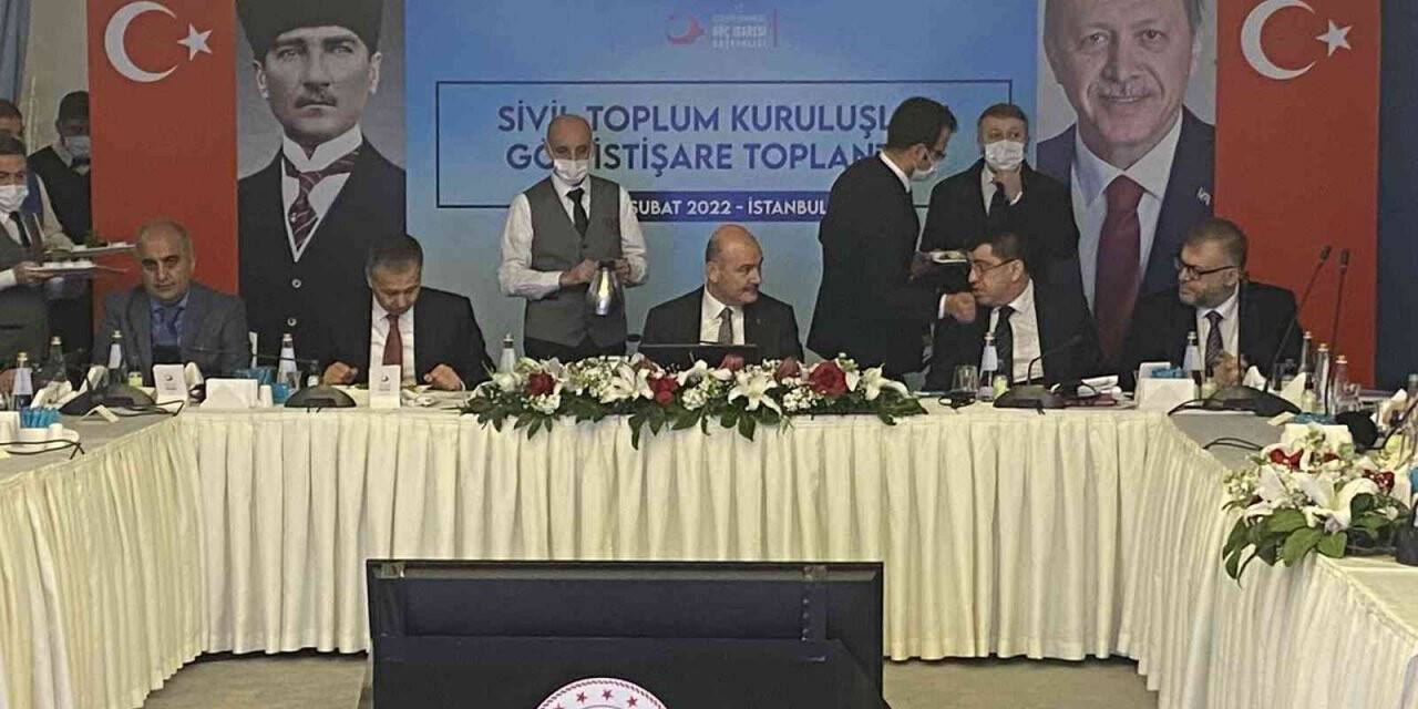 Bakan Soylu, Sarıyer’de STK temsilcileriyle görüştü