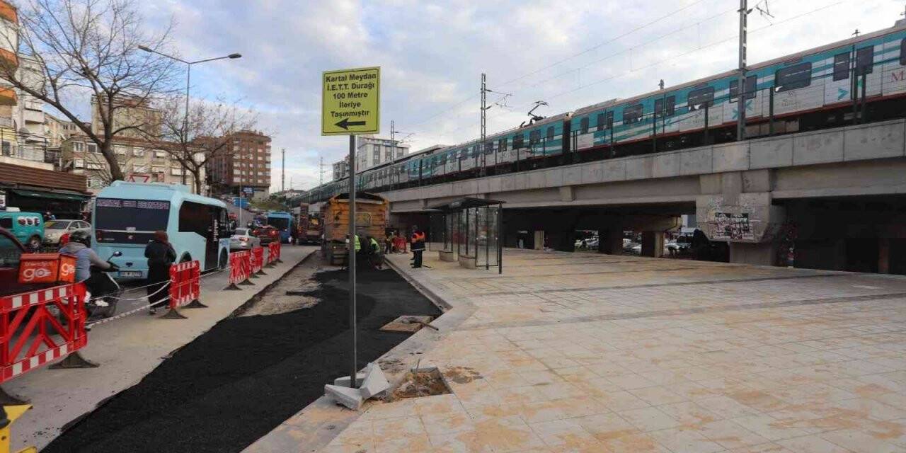 Neyzen Tevfik Meydanı’nda yenileme çalışmaları tüm hızıyla devam ediyor