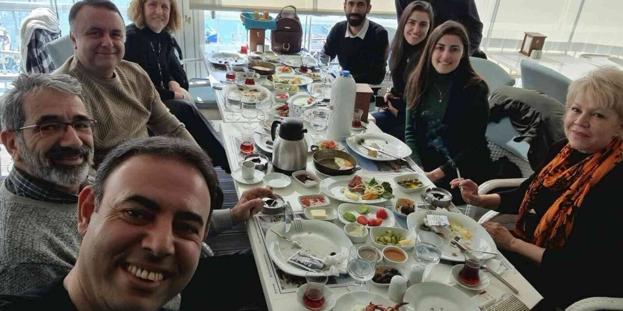 Genç mühendisler kahvaltıda buluştu