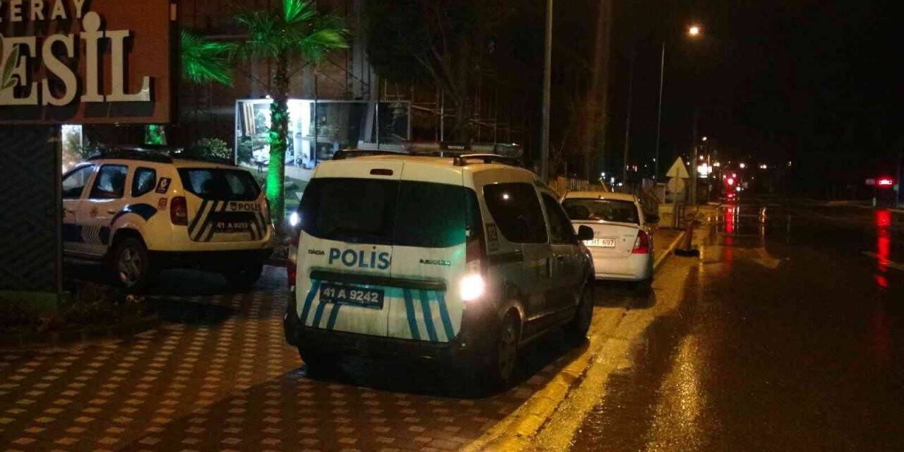 İnşaat alanında görev yapan bekçi hırsızlar tarafından bıçaklandı