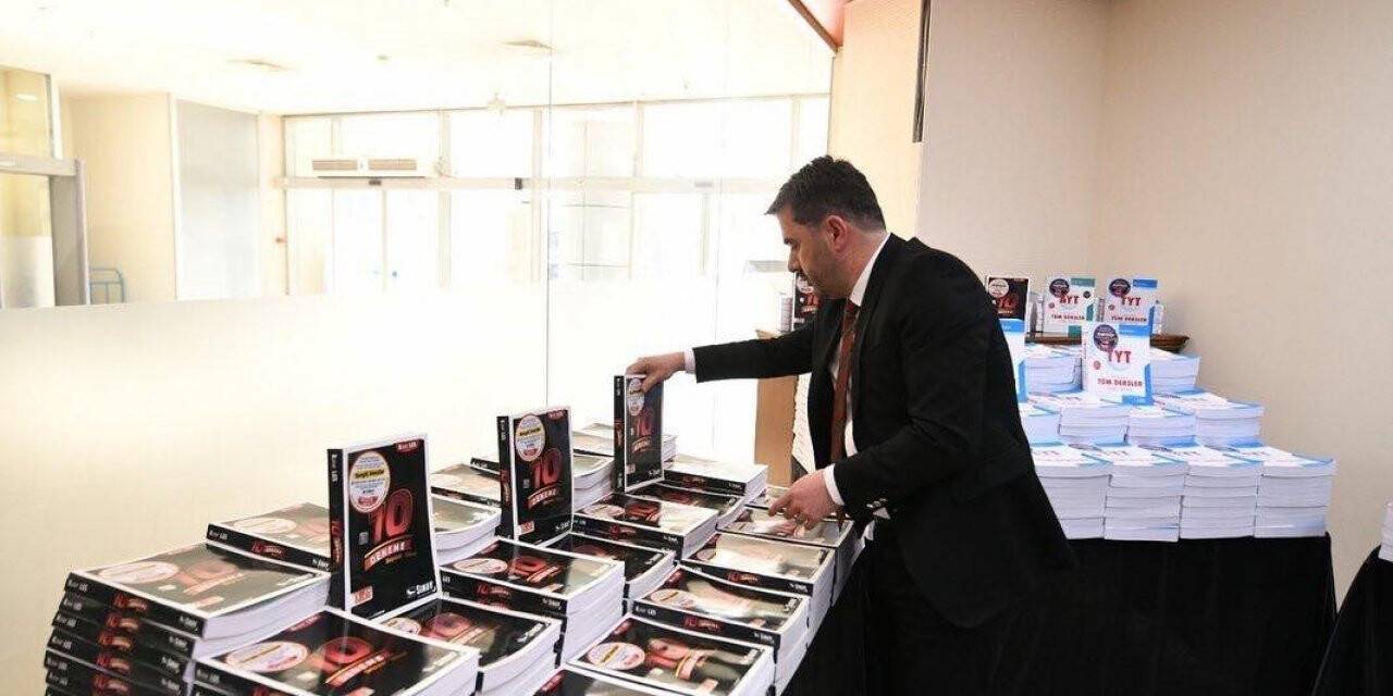 Pursaklar Belediyesi’nden üniversite sınavına girecek öğrencilere ücretsiz soru bankası