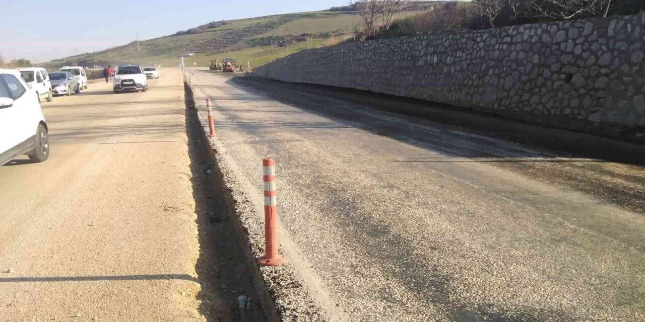 Erdek-Bandırma karayolu onarılıyor