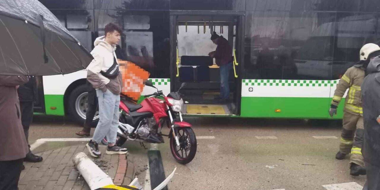 Bursa’da öğrenci servisi ile otobüs çarpıştı: 7 yaralı