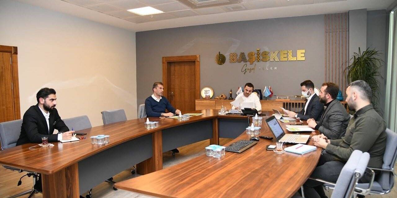 Başkan Özlü: "İlçemize prestijli caddeler kazandıracağız"