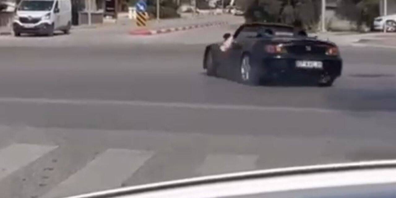 Düğün konvoyunda üstü açık spor arabası ile drifte 11 bin TL ceza