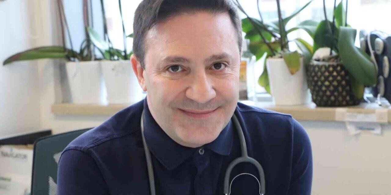 Profesör Özkaya uyardı: "Bu şekilde giderse hastalara yer bulamayacağız, vatandaşın aşı tereddüdü yoğun bakımları doldurdu"