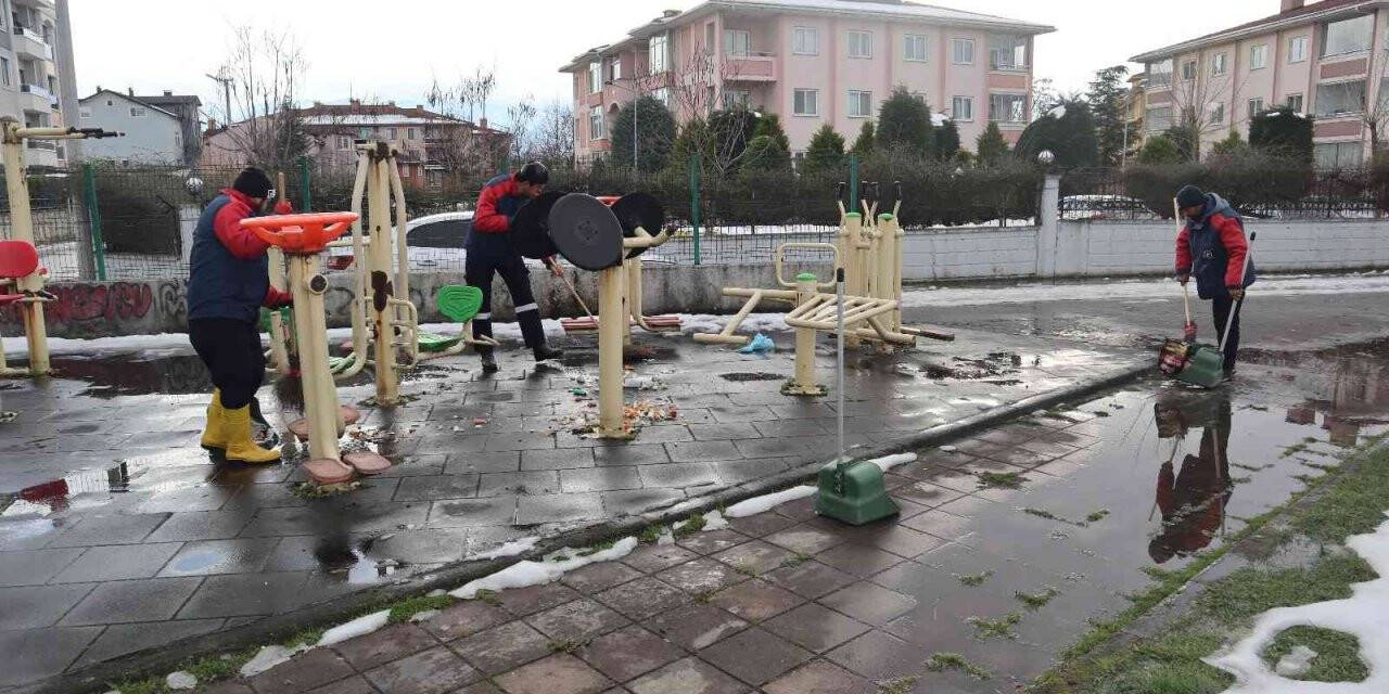 Parklar çocuklara hazırlanıyor