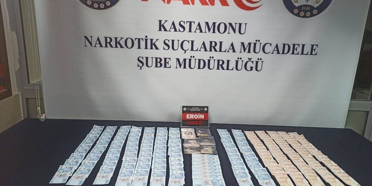 Eroin ve sahte parayla yakalanan 3 kişi gözaltına alındı