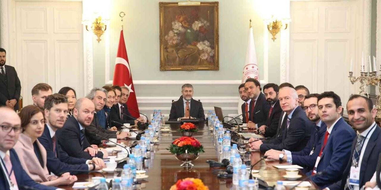 Bakan Nebati: “Londra’daki 2. günümüzde Türkiye Ekonomi Modeli’ni açıklamaya devam ediyoruz”