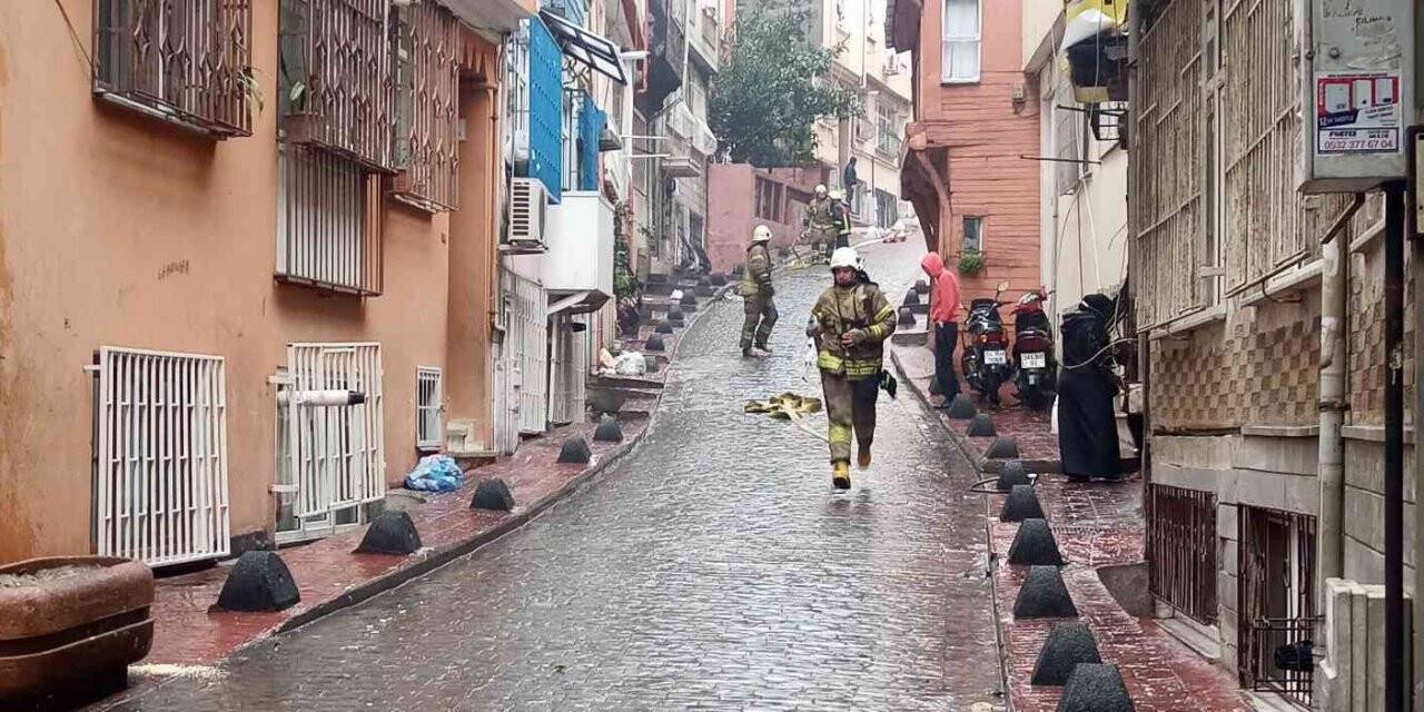 Beyoğlu’nda yangın paniği