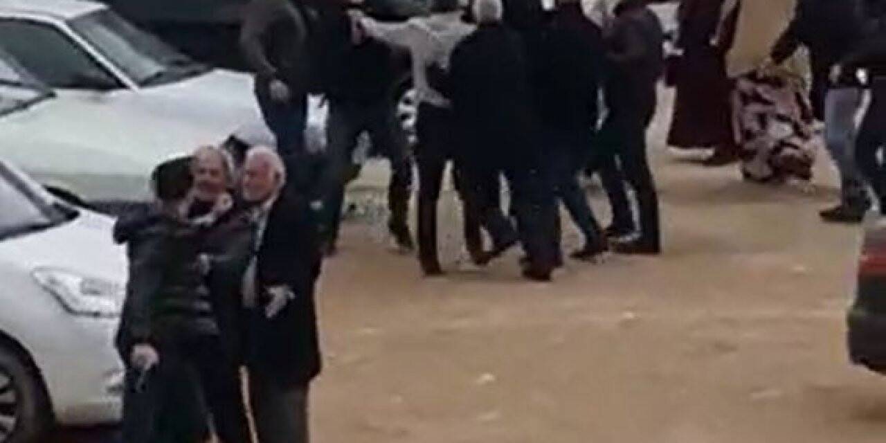 Hasta ziyaretine gelen akrabalar arasında silahlı kavga