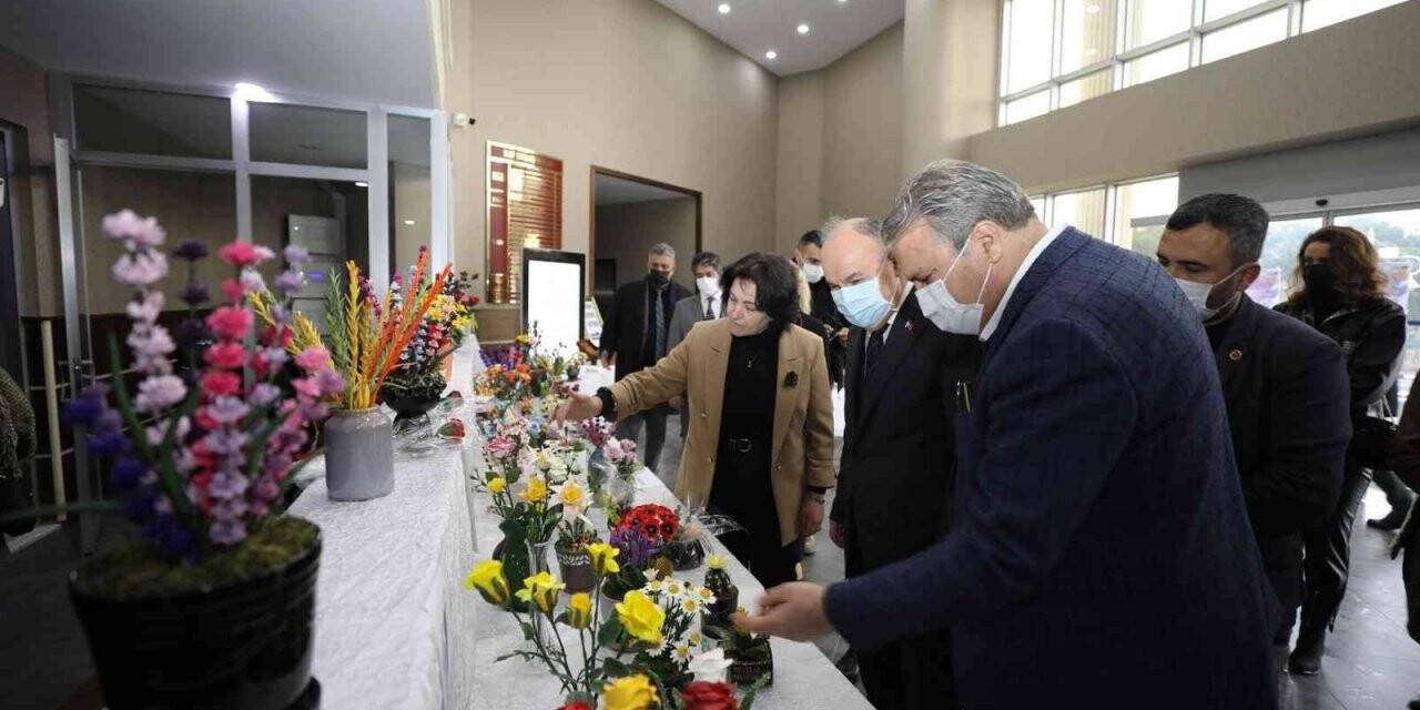 Manisa’da porselen sanatla can buldu