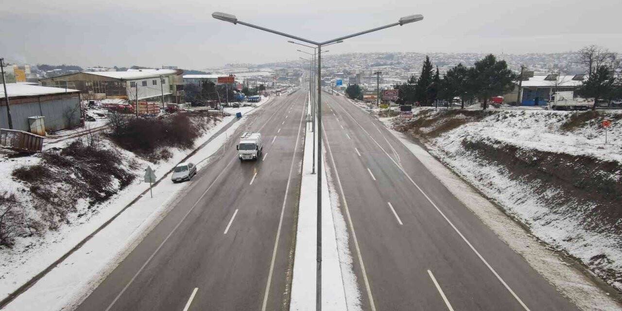 Tekirdağ’da kar şiddetini arttırdı