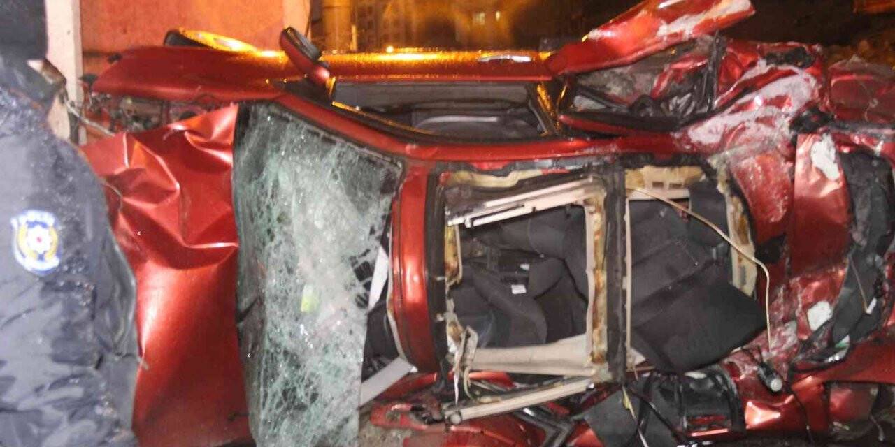 Kocaeli’de feci kaza: Anne-baba öldü, kızları ağır yaralandı
