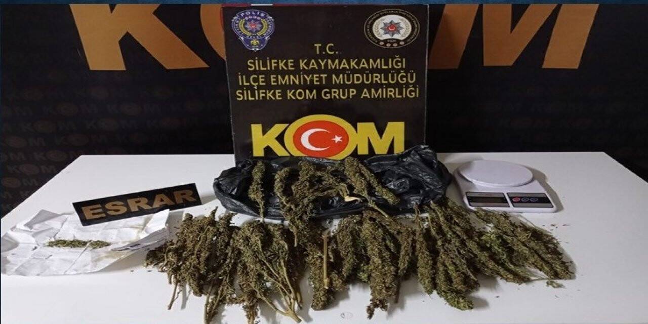 Mersin’de bir araçta 506 gram esrar ele geçirildi
