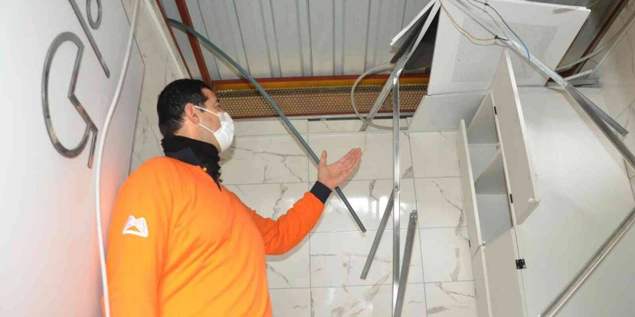 Mersin’deki tuvaletlere saldırılar sürüyor