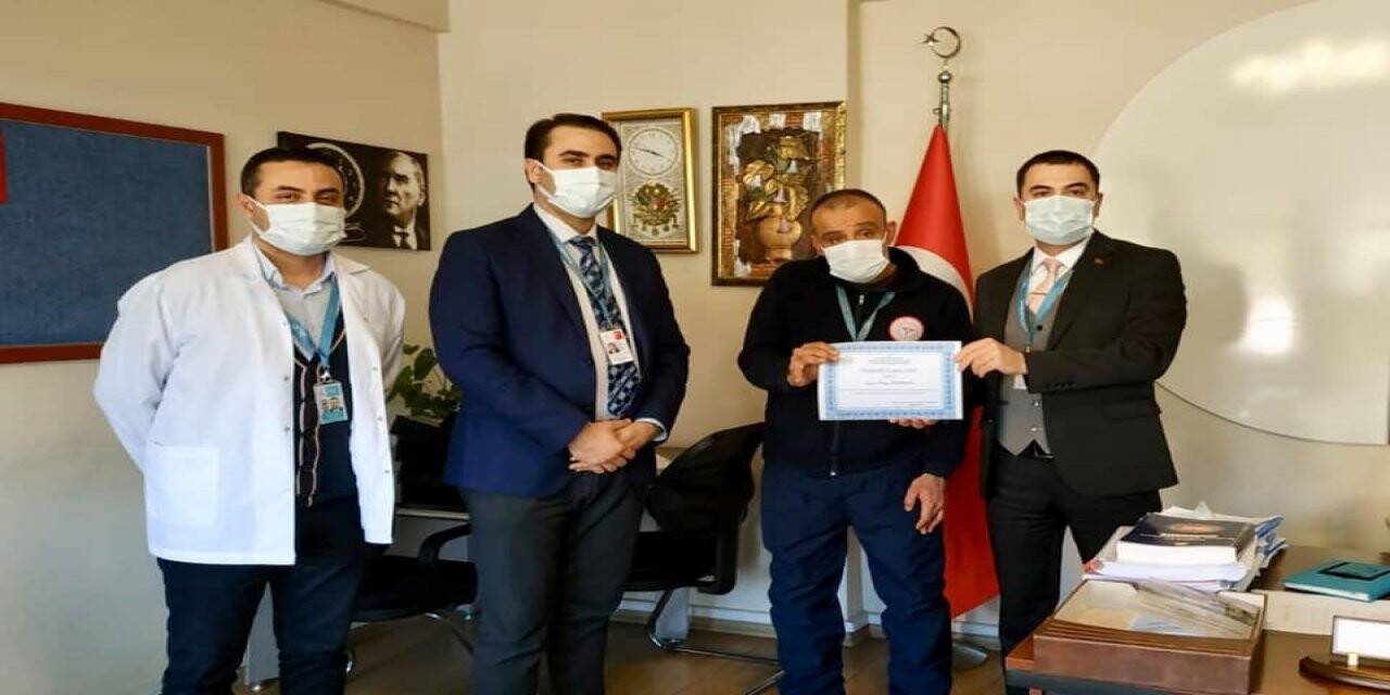 O, ne cerrah ne de doktor ancak hastanede en çok sevilen tanınan bir kişi oldu