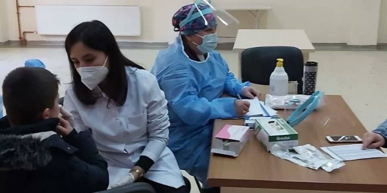 Sevgi evlerindeki çocuklara diş taraması yapıldı