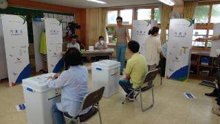 Güney Kore'de Yerel Seçimler Yapılıyor