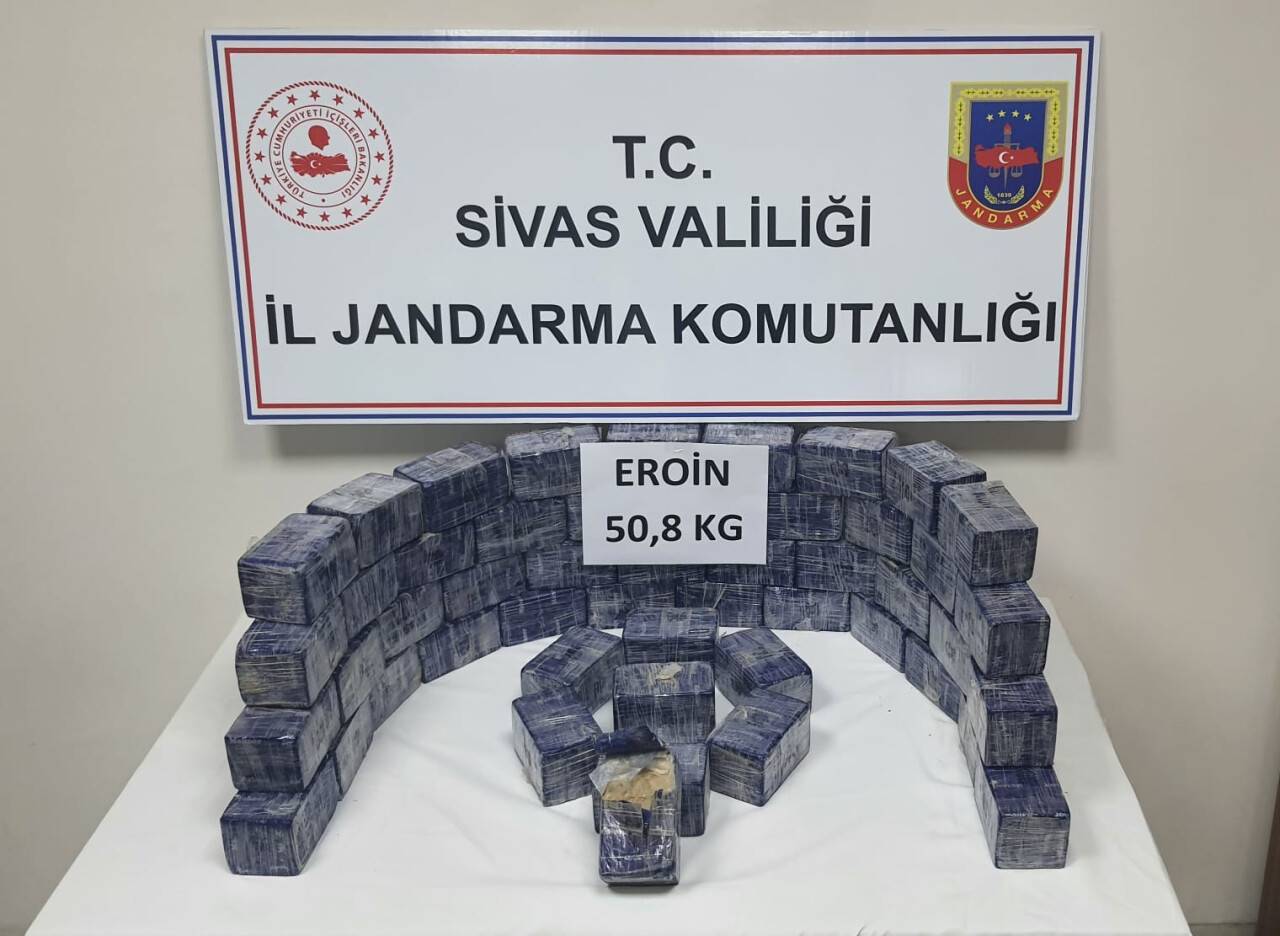 Sivas’ta uyuşturucuya ağır darbe: 4 gözaltı